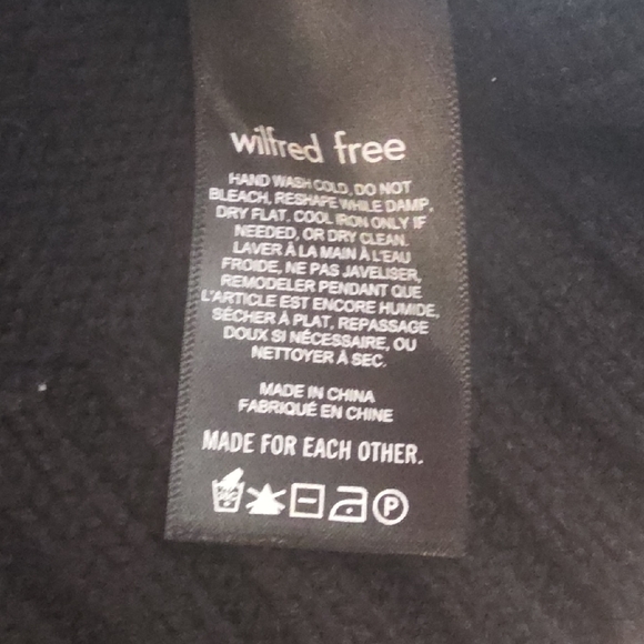 100% Merino Wool Wilfred Black Turtleneck Sweater - Picture 3 of 4